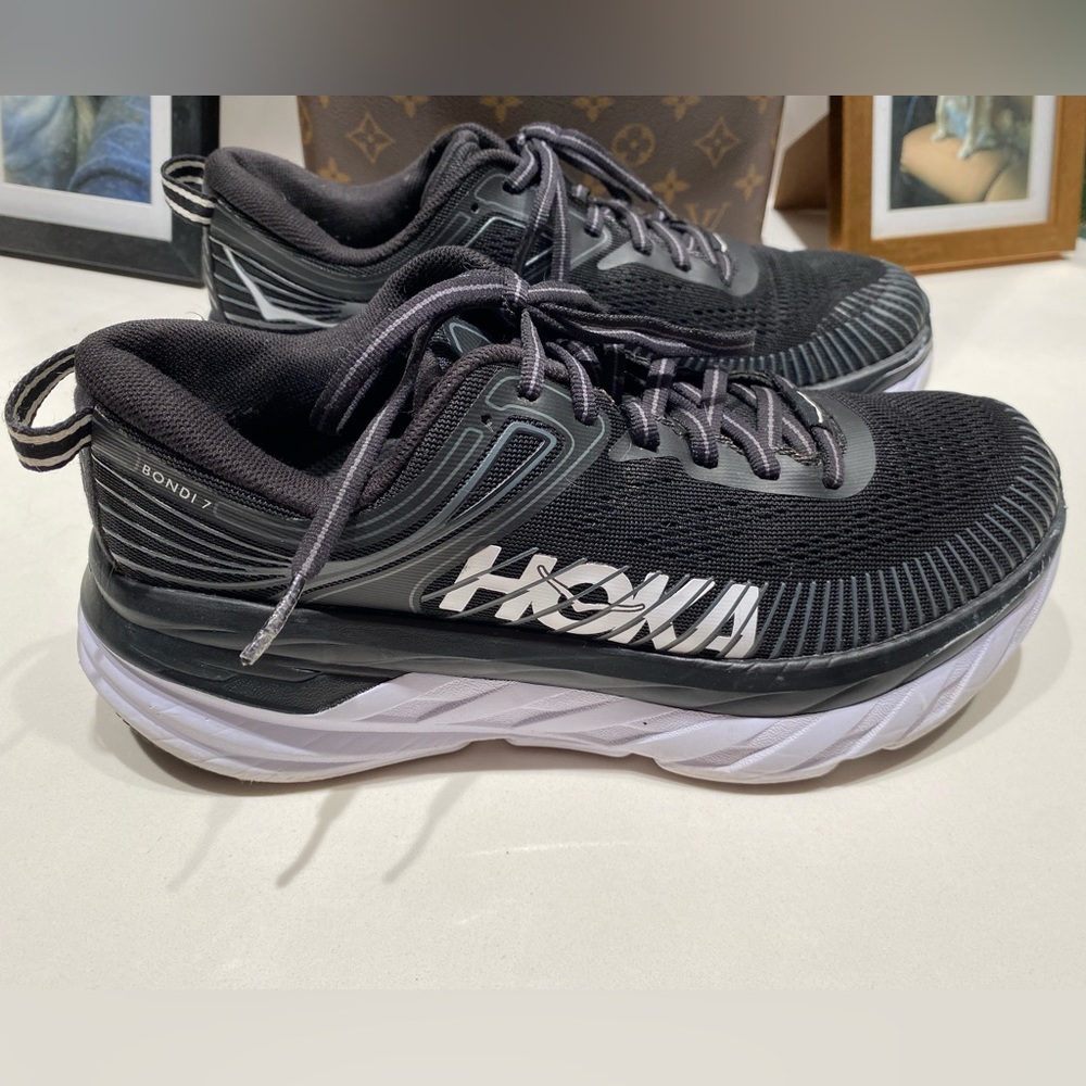 HOKA BONDI 7 - SIZE 7